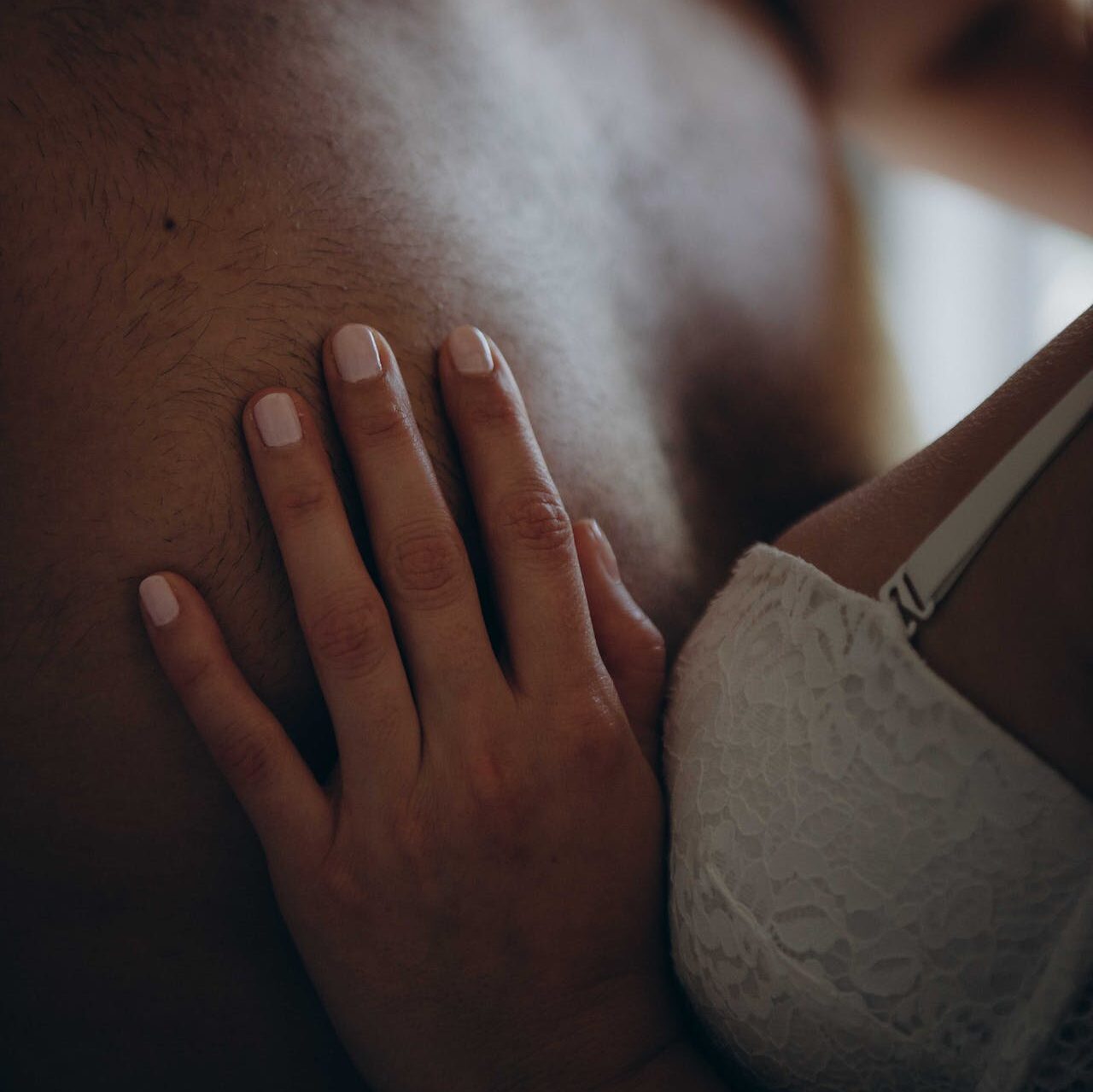 couple heureux et épanoui