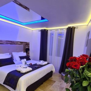 Bon cadeau pour offrir une nuit d'Amour dans le Var - Love Room